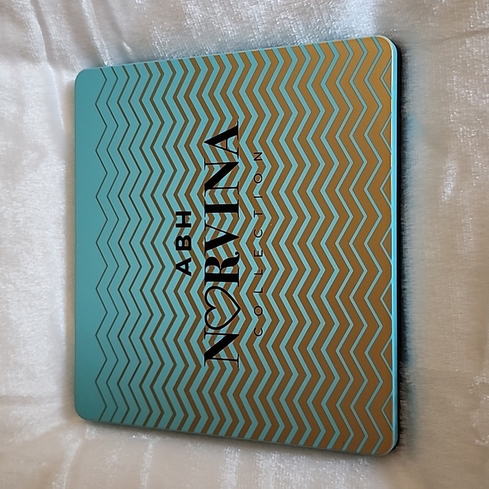Anastasia Beverly Hills Norvina Collection 2 Brand New